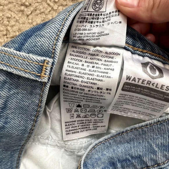 Levi's WEDGIE Premium High Rise Waisted Blue Denim Jeans - Picture 10 of 11